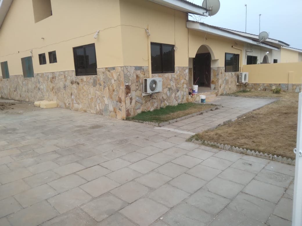 Deluxe 3 bedroom house at Devtraco Courts – Community 25, Tema