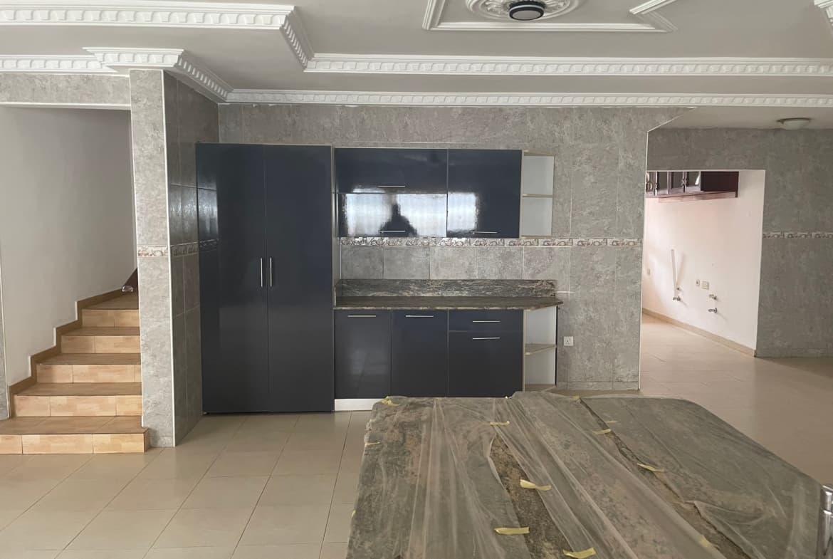 Luxury 5-Bedroom Villa in Trasacco Estate