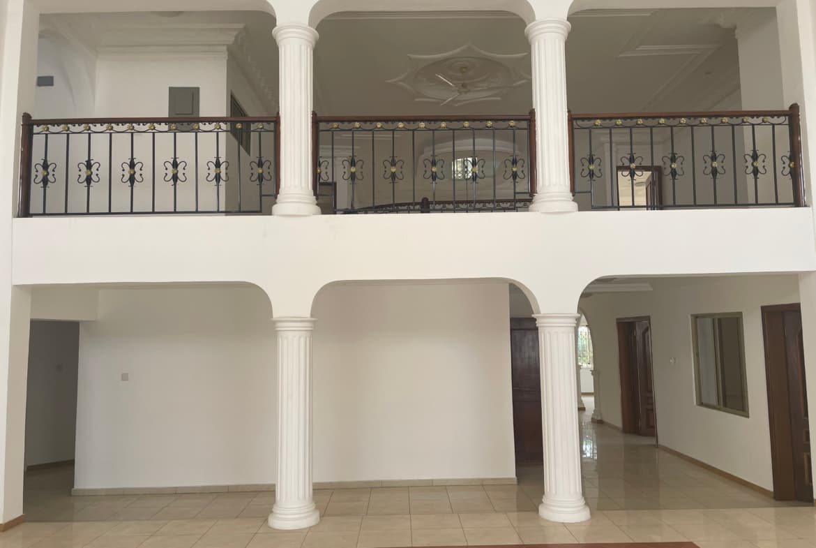 Luxury 5-Bedroom Villa in Trasacco Estate